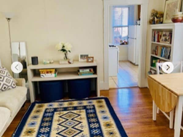 Building Photo - 28 Temple St