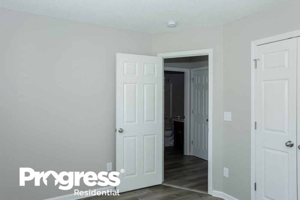 Building Photo - 1004 Ayrshire Ln