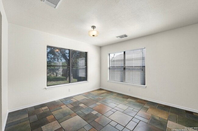 Building Photo - 9711 Diamond Cliff Dr