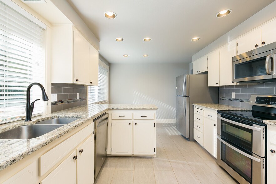 Building Photo - 14170 SW 22nd St