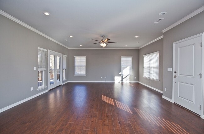 Building Photo - 3858 Williams Cove