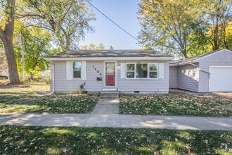 Building Photo - Spacious 2 Bedroom 1 Bathroom home