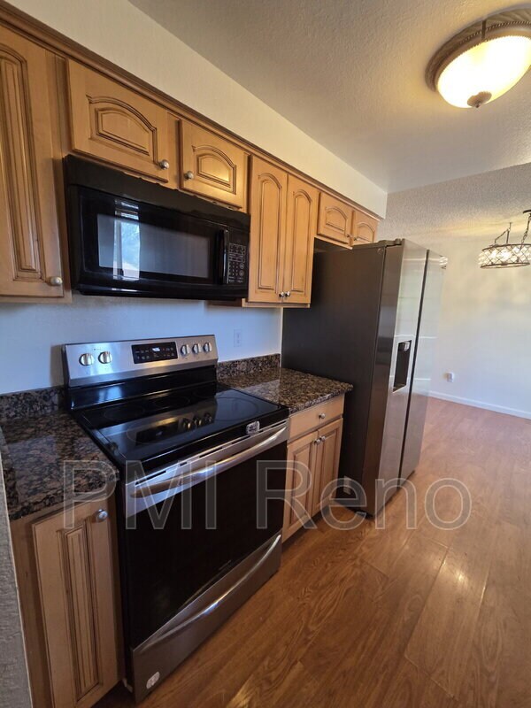 Building Photo - 14050 Tourmaline Dr