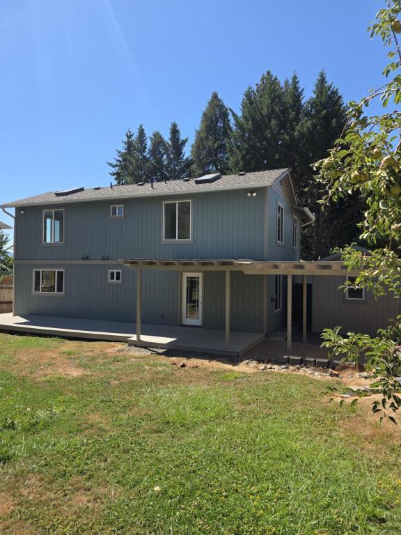 Building Photo - 1020 NE Hefley St