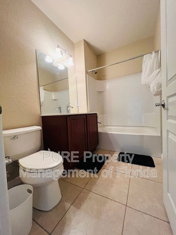Building Photo - 8317 Bella Vida Cir