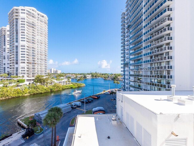 Building Photo - 20505 E Country Club Dr