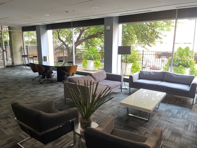 Lobby - 800 4th St SW