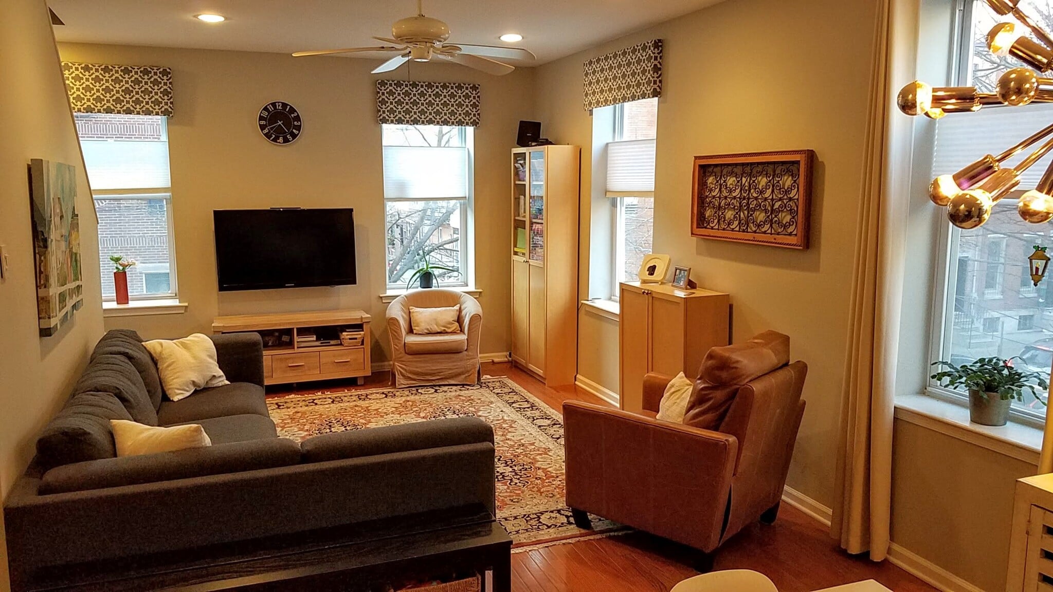 Family Room - 613 S 16th St