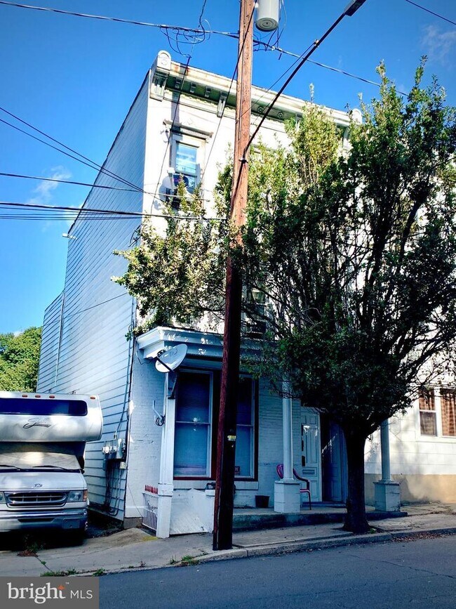 414 E Norwegian St 414 E Norwegian St Pottsville PA 17901 Apartment