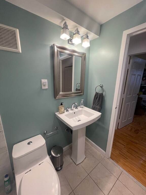 Building Photo - 357 Commercial St