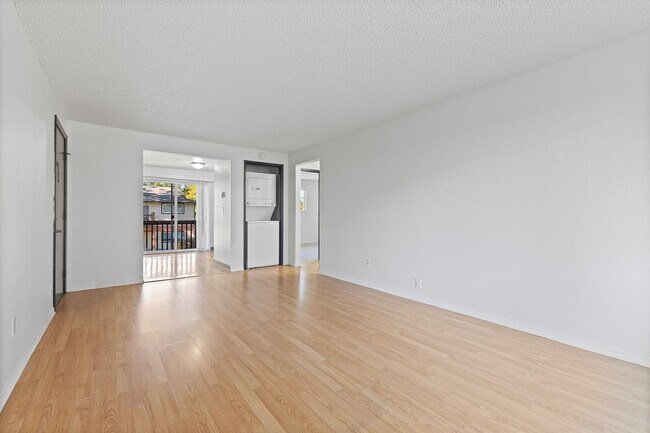 Interior Photo - Cascade Firs Apartments