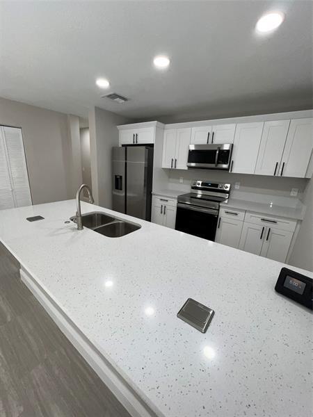 Building Photo - 860 SW 10th St