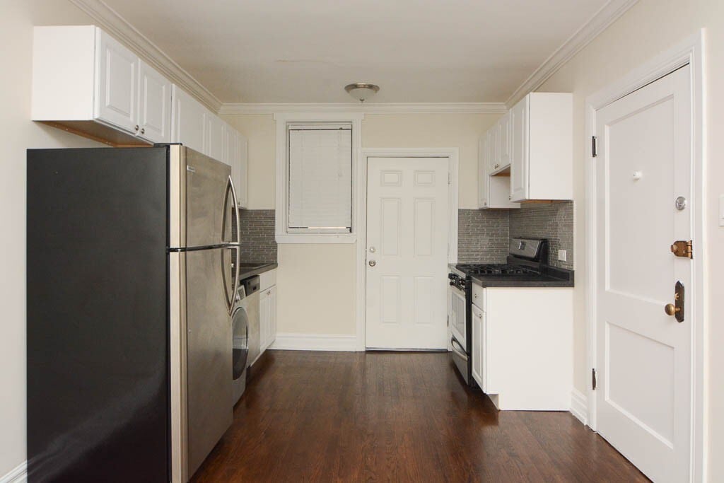 Building Photo - 1112 W Lill Ave