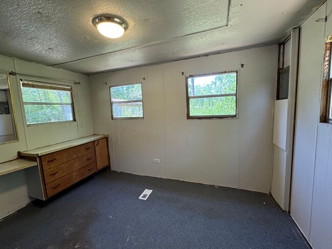 Building Photo - 2BR/1BA Mobile Home on ½ Acre – Pet-Friendly – Lake City, FL
