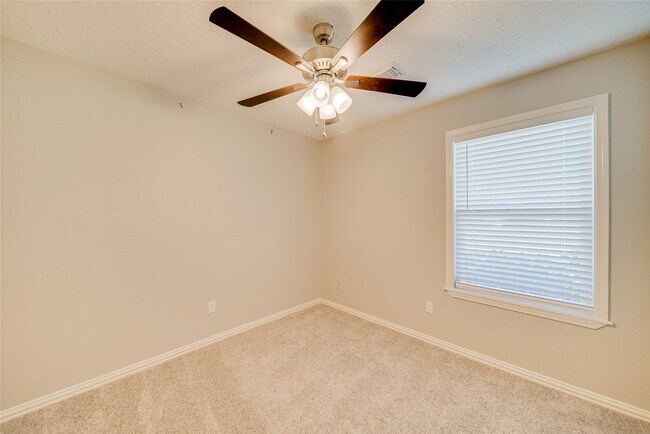 Building Photo - 702 Dixie Dr