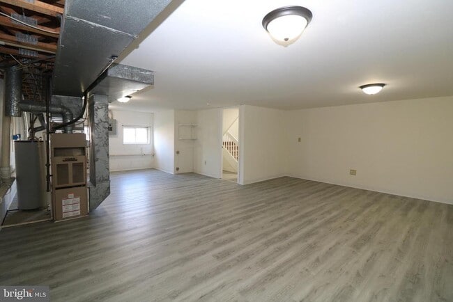 Building Photo - 14 Starboard Ct