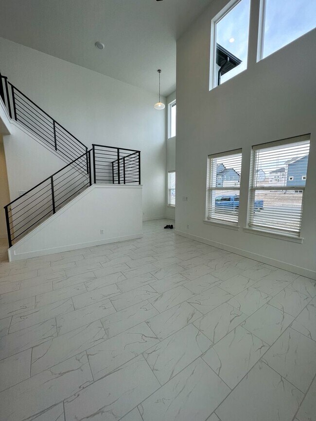 Building Photo - New Townhome