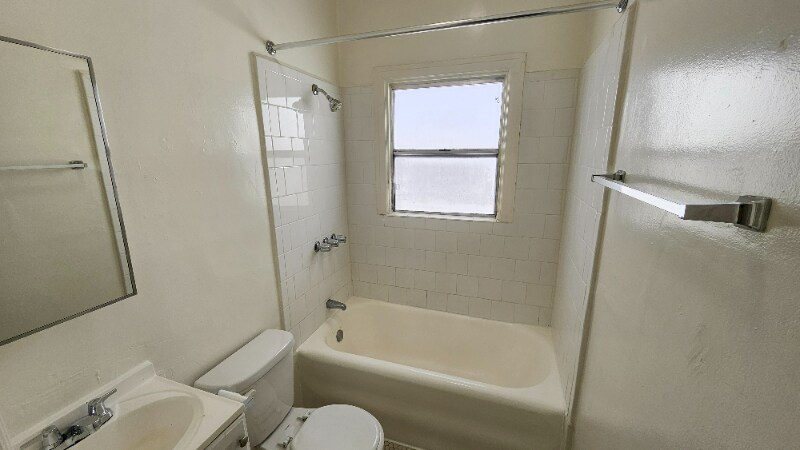 Building Photo - 727 S Coronado St