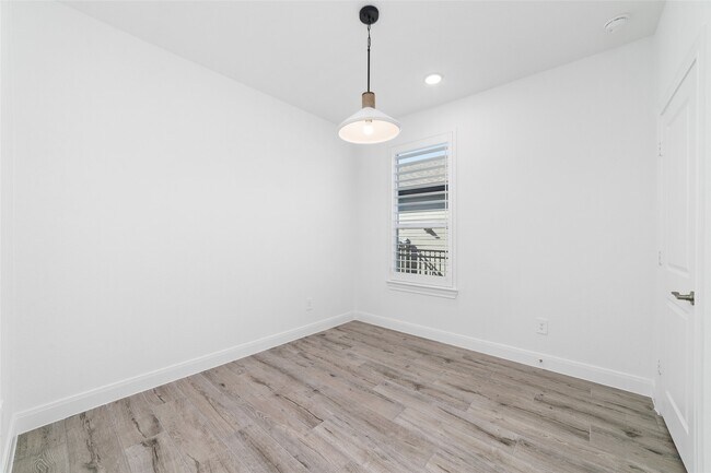 Building Photo - 14435 Gdn Grv Ct