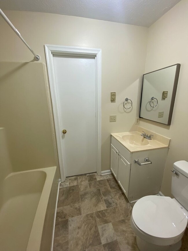 Building Photo - Norwood