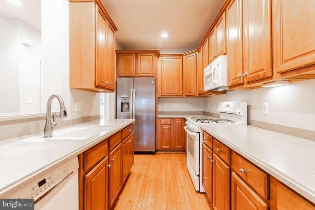 Building Photo - 21927 Windy Oaks Square