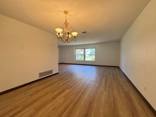 Building Photo - 3/2 In Ormond Beach