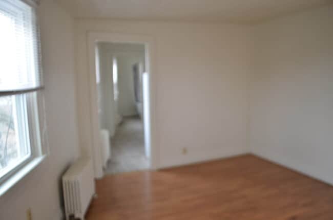 Building Photo - 1 Bedroom 3rd Floor Apartment Near York Revolution Stadium