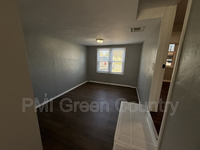 Building Photo - 9108 E Marshall St