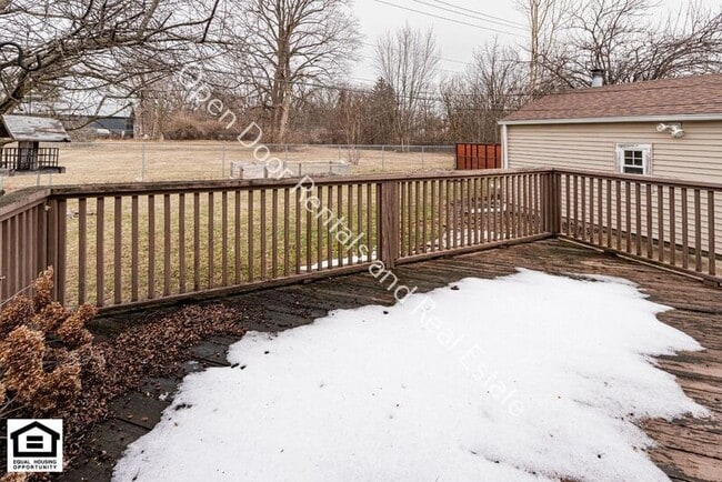 Building Photo - 605 N Camden Dr