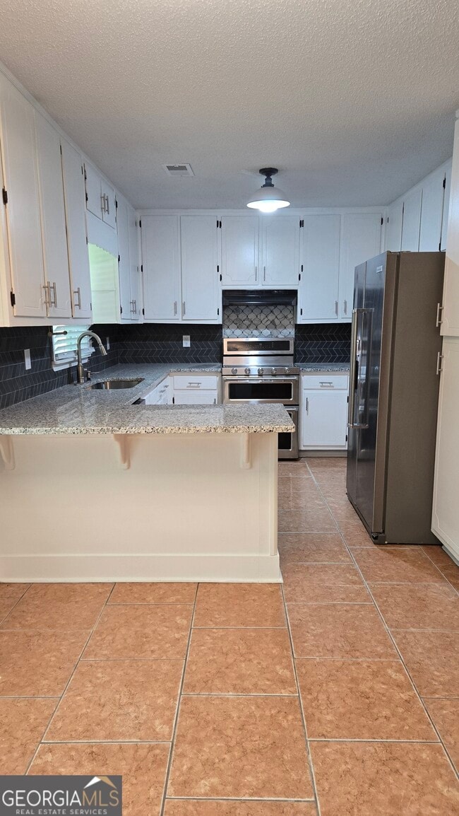 Building Photo - 391 Hidden Valley Dr SE