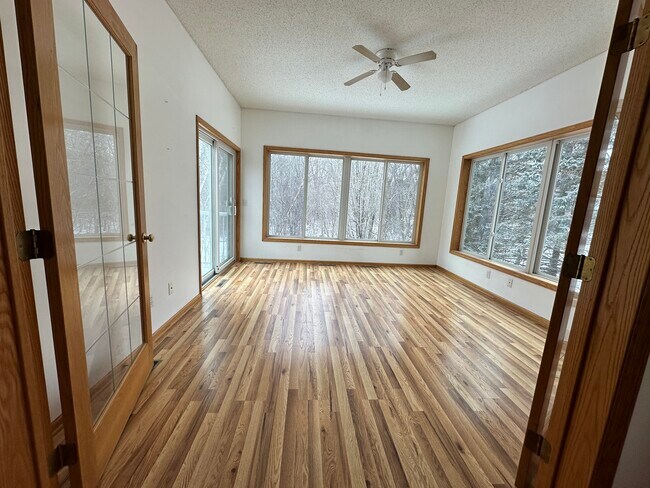 Building Photo - 1620 Spinaker Dr