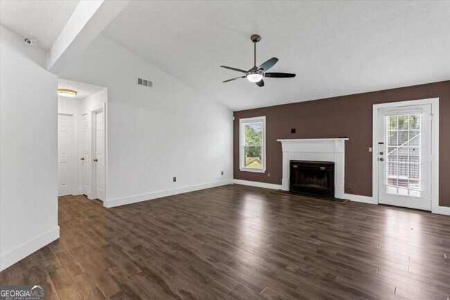 Building Photo - 140 Grayland Creek Dr