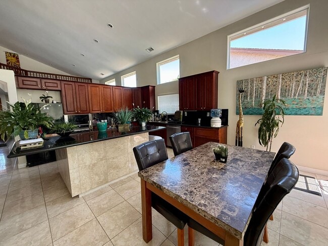 Building Photo - Rancho Penasquitos 6 Bedroom Home For Lease