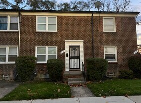 Building Photo - 1872 Outer Dr E