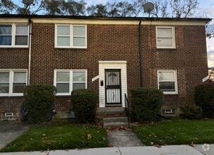 Building Photo - 1872 Outer Dr E