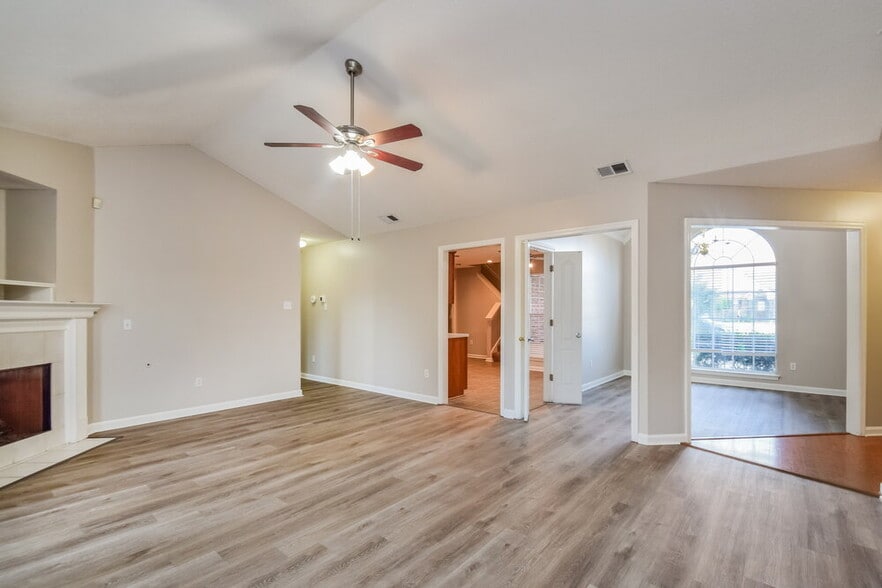 Building Photo - 2829 Russum Dr