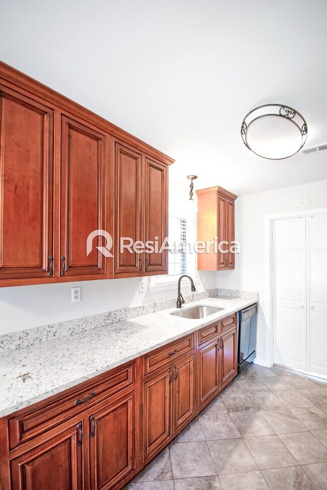 Building Photo - Newly Renovated 3/2 In Bartlett