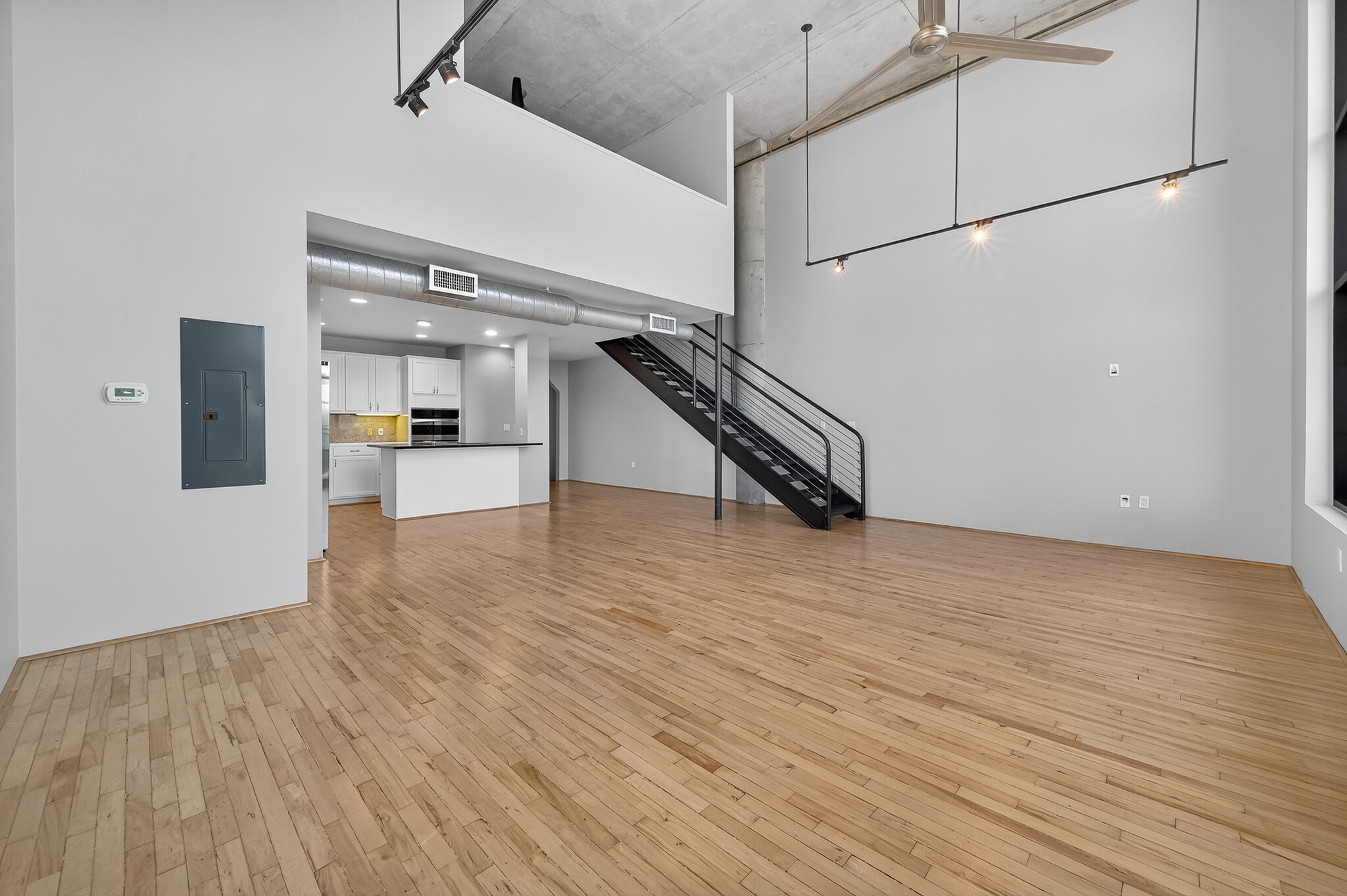 Building Photo - 1025 S Shepherd Dr
