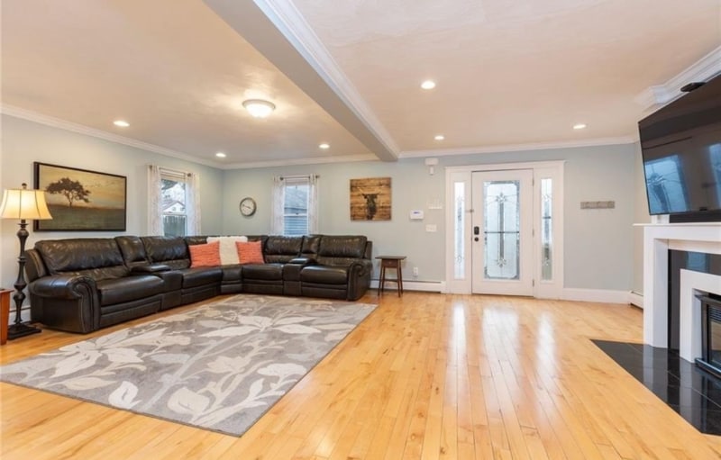 Building Photo - 32 Pilgrim Ave