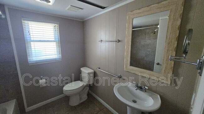 Building Photo - 12921 126th Terrace N