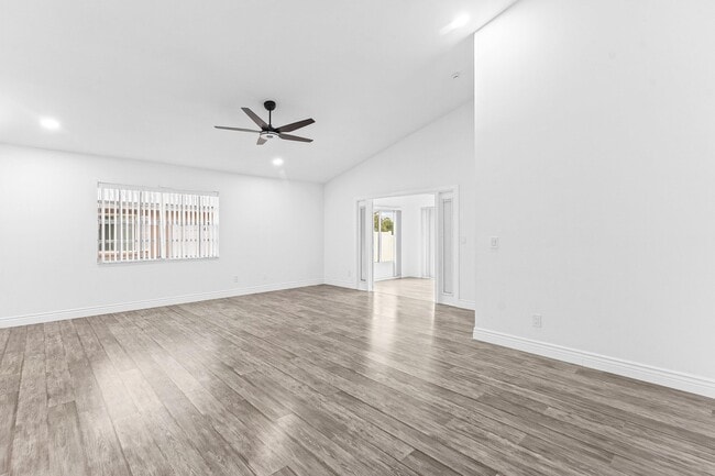 Building Photo - 125 Raintree Trail