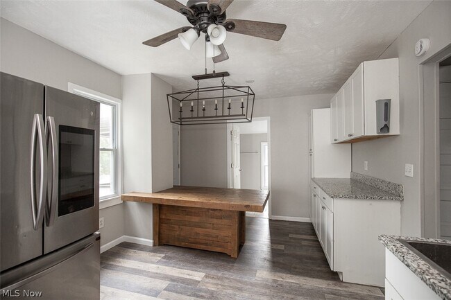 Building Photo - 3635 E 46th St