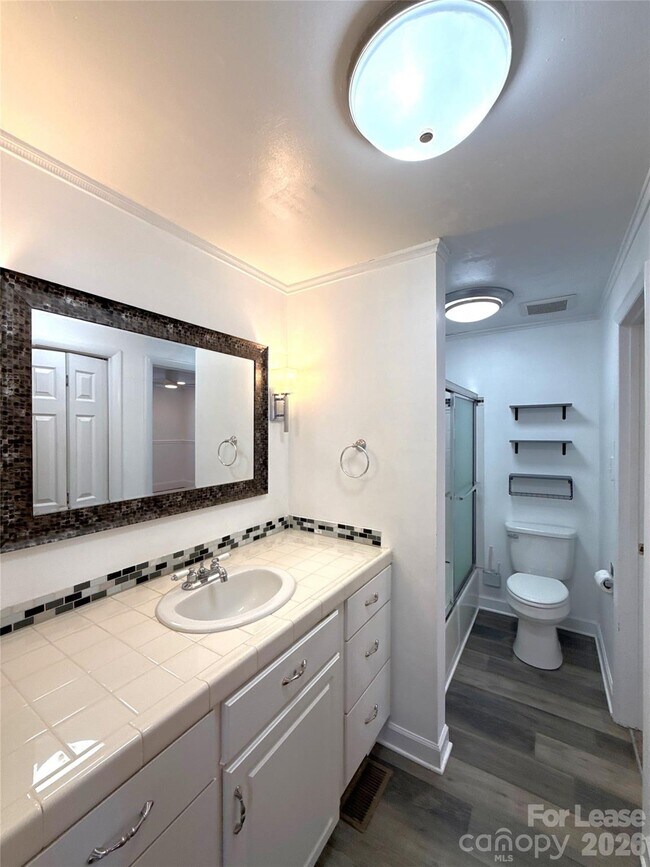 Building Photo - 3628 Brooks Ln