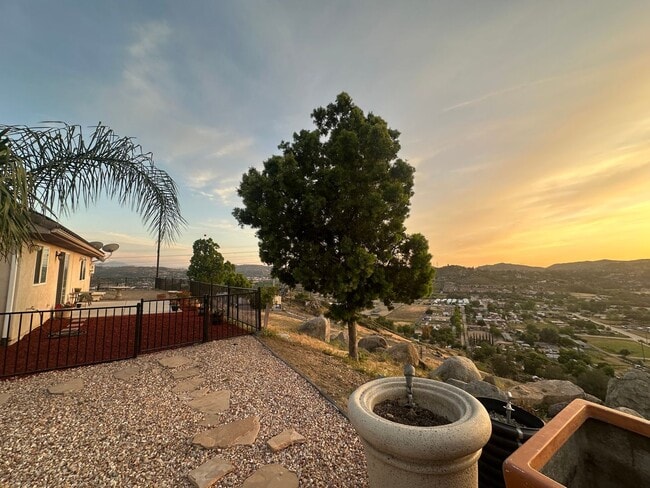 Building Photo - RARE Rental Opportunity – Private ADU with...