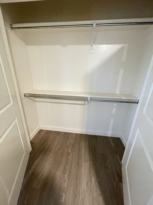 Building Photo - Spacious 3 Bed 2.5 Bath Townhome for Rent ...