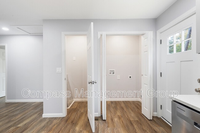 Building Photo - 6900 Seaver Dr NW