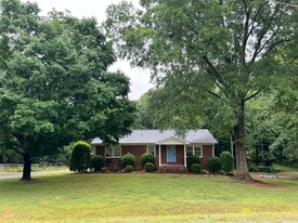 Building Photo - 509 Maverick Rd