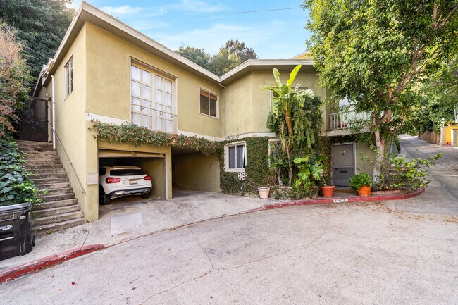 Building Photo - 6148 Glen Holly St