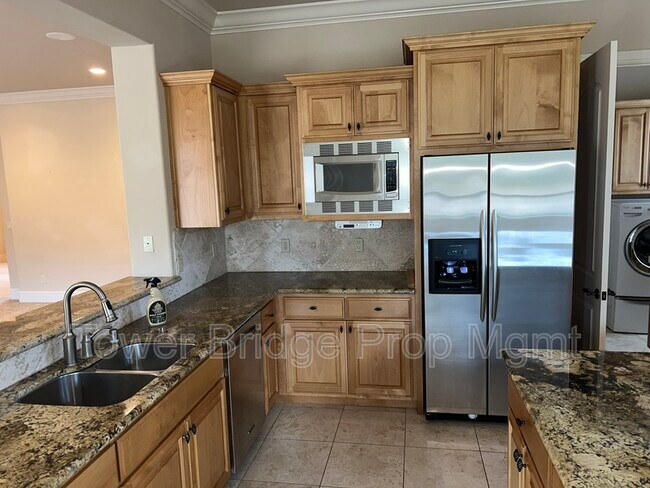 Building Photo - 3766 Mira Loma Dr