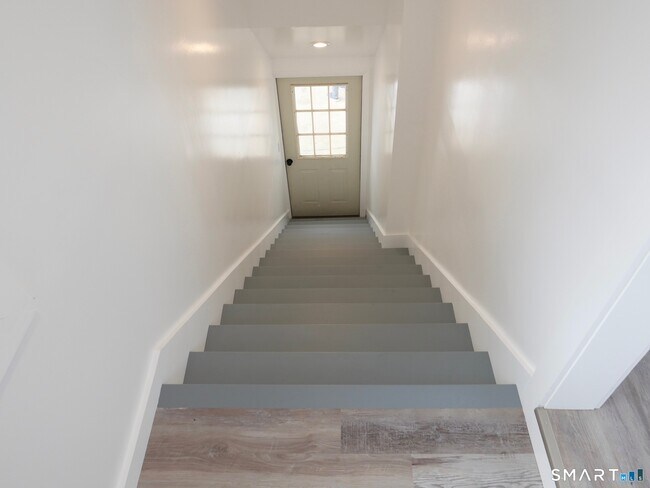 Building Photo - 37 Russell St